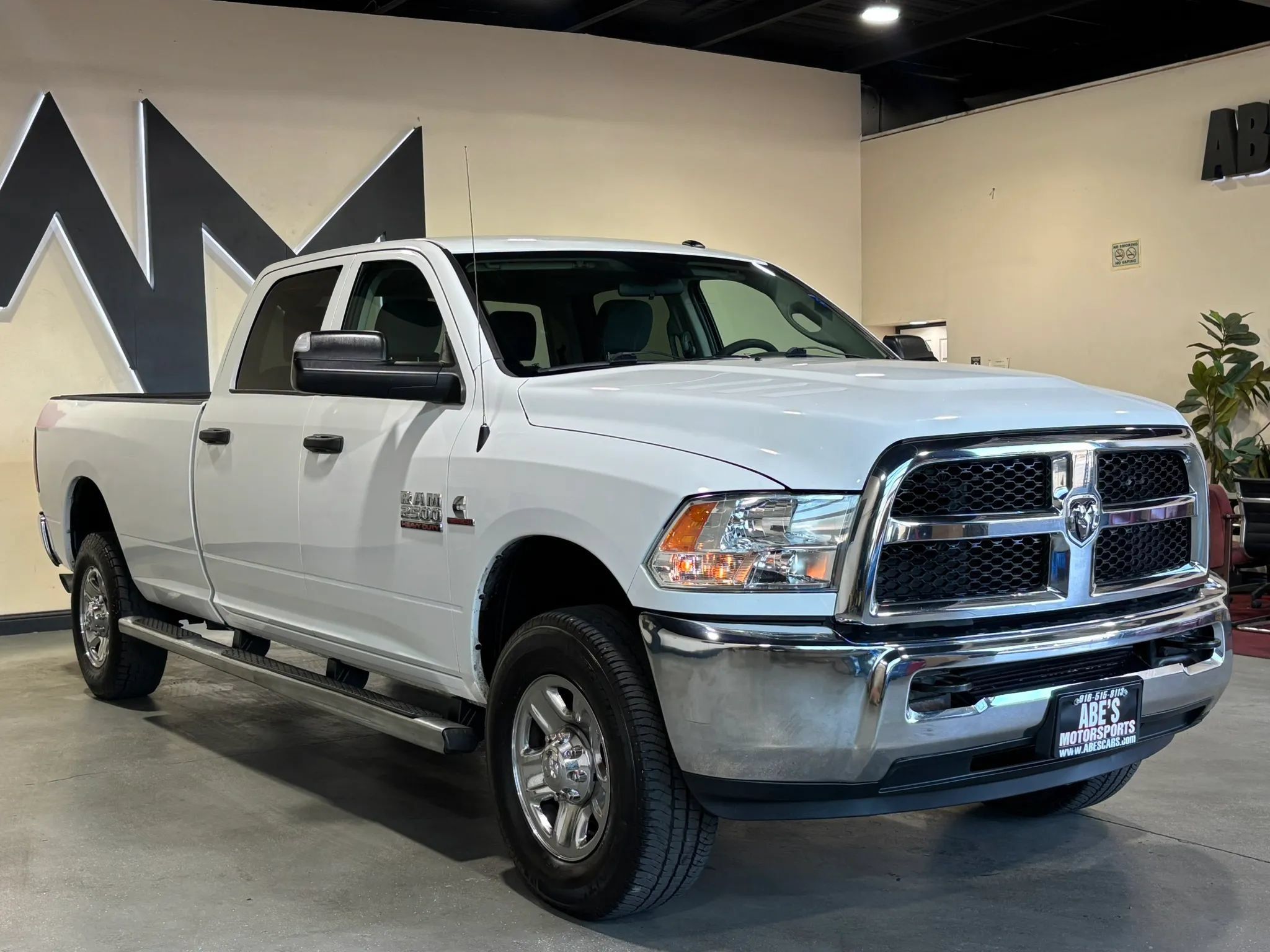 Used 2018 RAM 2500 Tradesman w/ Chrome Appearance Group AWD/4WD image 3