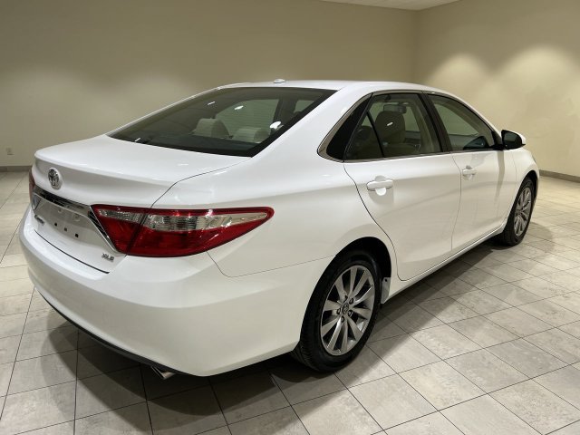 Used 2017 Toyota Camry XLE FWD image 5