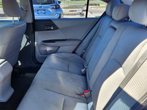 Used 2017 Honda Accord LX image 10