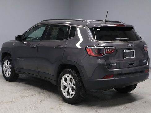 Used 2024 Jeep Compass Latitude image 8