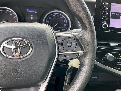 Used 2021 Toyota Camry LE image 21