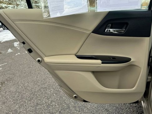 Used 2015 Honda Accord EX-L image 16