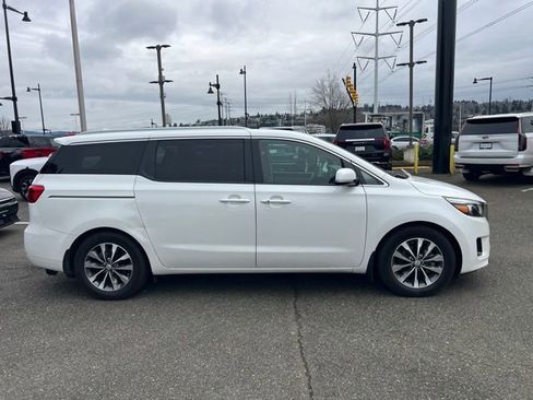Used 2017 Kia Sedona SX image 8