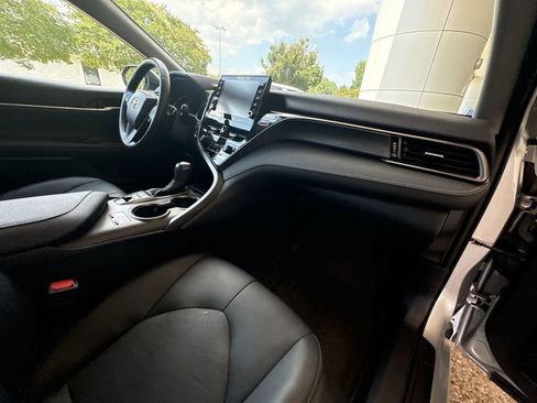 Used 2022 Toyota Camry XSE w/ Cold Weather Package FWD image 29