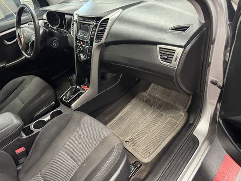 Used 2016 Hyundai Elantra GT FWD image 12