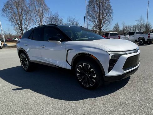 New 2025 Chevrolet Blazer EV RS image 38
