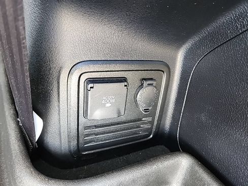 Used 2019 Toyota 4Runner SR5 AWD/4WD image 36