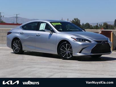 Used 2023 Lexus ES 300h w/ Premium Package