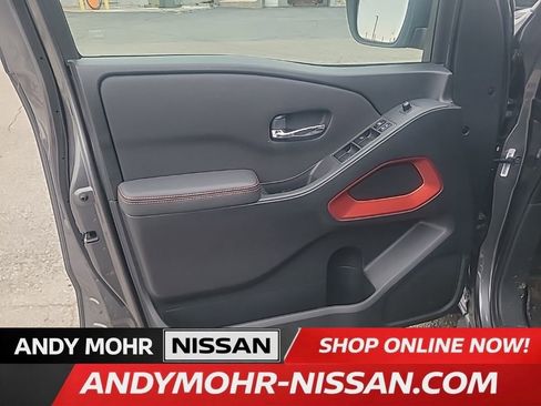 Used 2022 Nissan Frontier PRO-4X image 17