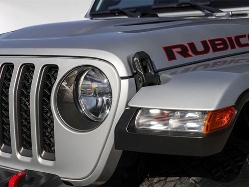 Used 2023 Jeep Gladiator Rubicon w/ Cold Weather Group image 3