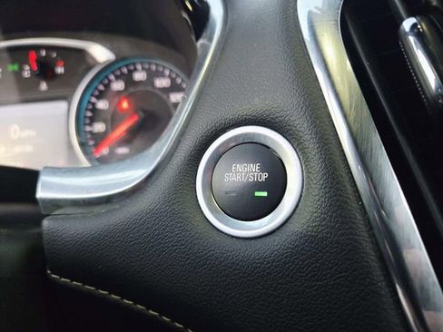 Used 2023 Chevrolet Traverse LT AWD/4WD image 29