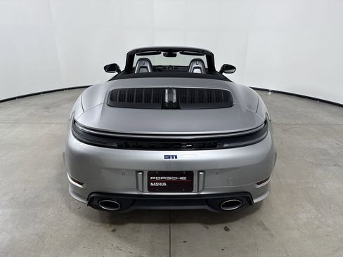 New 2026 Porsche 911 Carrera T image 6
