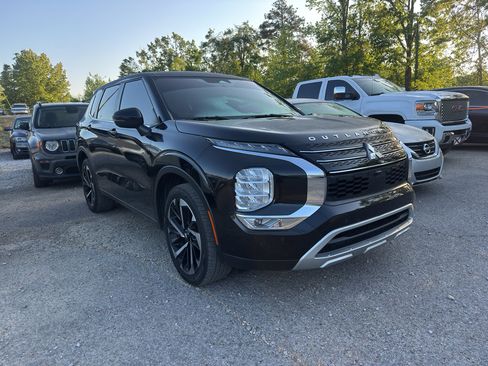 Used 2024 Mitsubishi Outlander SE Black Edition image 4