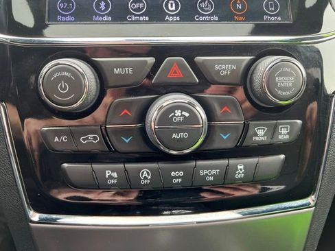 Certified 2019 Jeep Grand Cherokee Laredo AWD/4WD image 29
