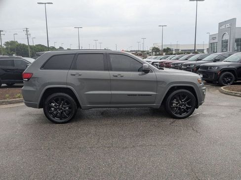 Used 2021 Jeep Grand Cherokee Laredo X RWD image 6
