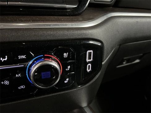 Used 2024 GMC Sierra 2500 SLT w/ SLT Premium Package image 34