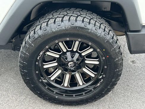 Used 2016 Jeep Wrangler Sport w/ Quick Order Package 24S AWD/4WD image 19