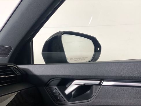 Certified 2025 Audi Q3 2.0T Premium Plus w/ Premium Plus Package image 18