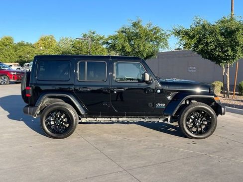 Used 2025 Jeep Wrangler Unlimited Sahara w/ Safety Group image 5