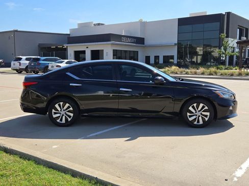 Used 2019 Nissan Altima 2.5 S FWD image 7