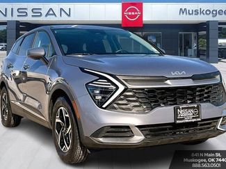 Used 2025 Kia Sportage LX video 1