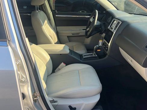 Used 2006 Chrysler 300 Touring w/ Sound Group RWD image 23