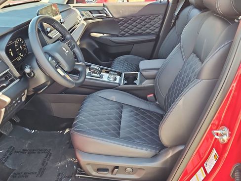 Used 2023 Mitsubishi Outlander SEL image 11