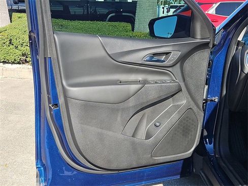 Used 2023 Chevrolet Equinox LT image 18