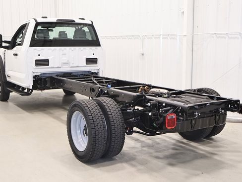 New 2026 Ford F550 2WD Regular Cab Super Duty image 6