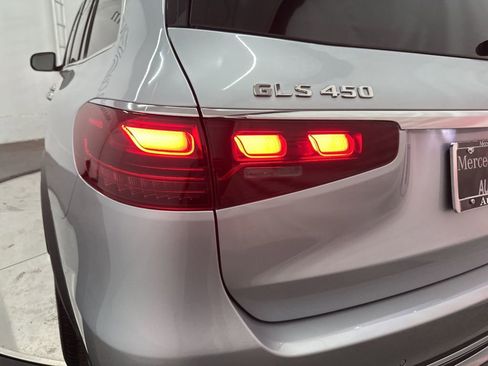 Used 2025 Mercedes-Benz GLS 450 4MATIC image 30