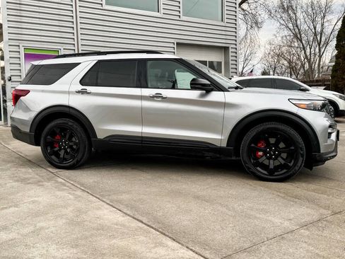 Used 2020 Ford Explorer ST w/ ST Street Pack image 2