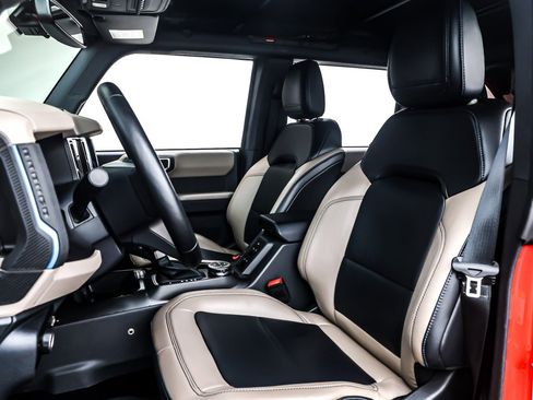 Used 2023 Ford Bronco Wildtrak image 17