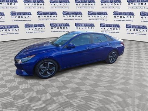 Certified 2023 Hyundai Elantra SEL w/ Convenience Package image 9