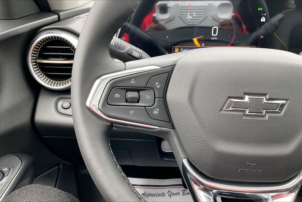 New 2026 Chevrolet Trax ACTIV w/ Sunroof Package FWD image 22