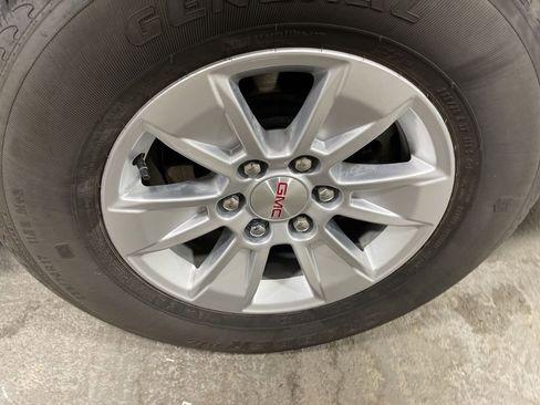 Used 2025 GMC Sierra 1500 SLE image 42