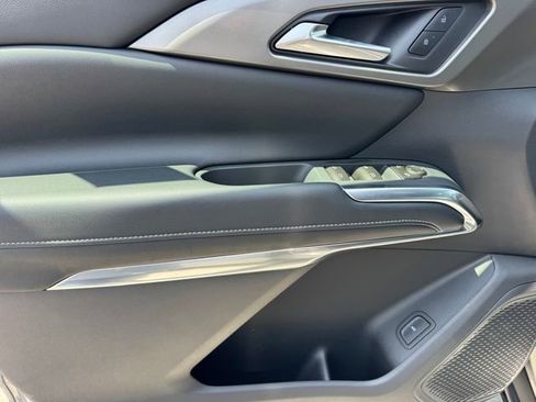 New 2026 Chevrolet Traverse LT w/ LPO, Floor Liner Package FWD image 15