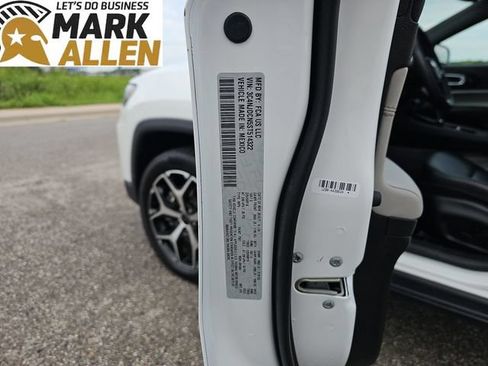 Used 2025 Jeep Compass Limited AWD/4WD image 33