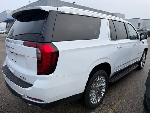 Used 2025 GMC Yukon XL Denali image 2