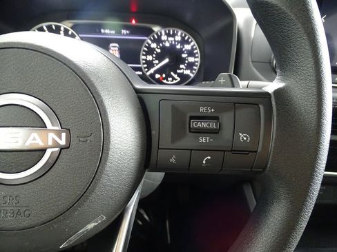 Used 2024 Nissan Rogue S image 24