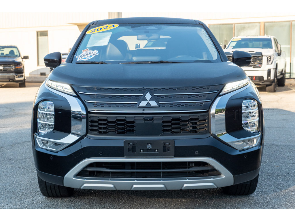 Used 2024 Mitsubishi Outlander SE AWD/4WD image 3
