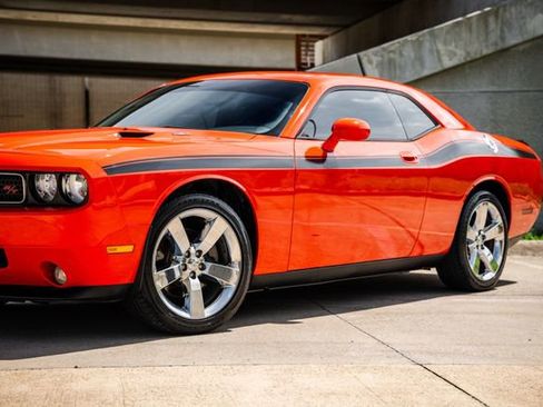 Used 2009 Dodge Challenger R/T RWD image 38