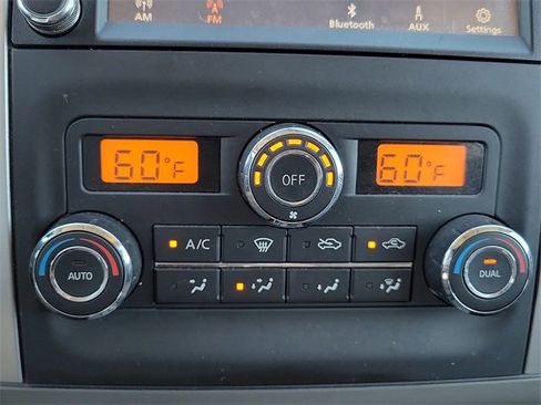 Used 2021 Nissan Frontier SV w/ Midnight Edition Floor Mats image 15