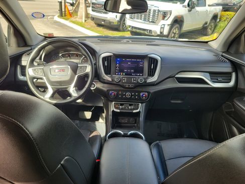 Used 2024 GMC Terrain SLT FWD image 18