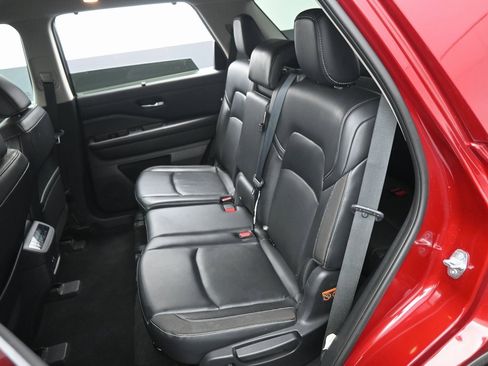 Used 2022 Nissan Pathfinder SL image 32