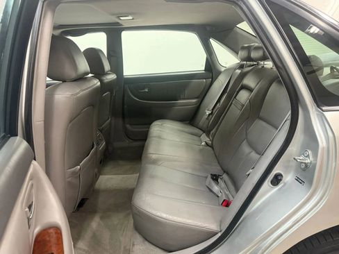 Used 2004 Toyota Avalon XLS image 18