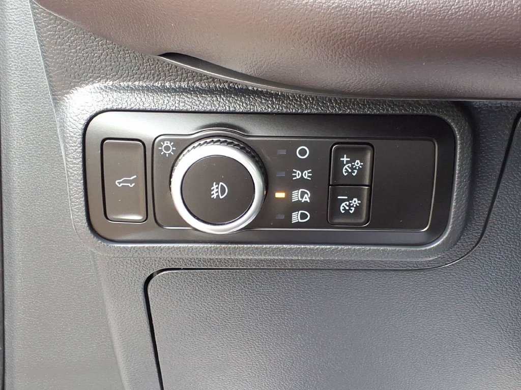 Used 2025 Ford Explorer Platinum AWD/4WD image 16