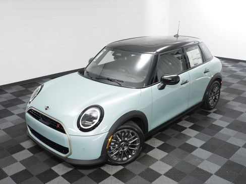 New 2026 MINI Cooper S image 2