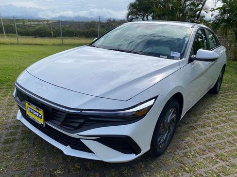New 2026 Hyundai Elantra Blue image 3