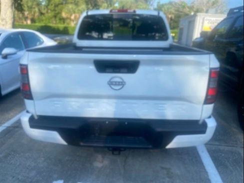 Certified 2025 Nissan Frontier SV w/ SV Convenience Package RWD image 3