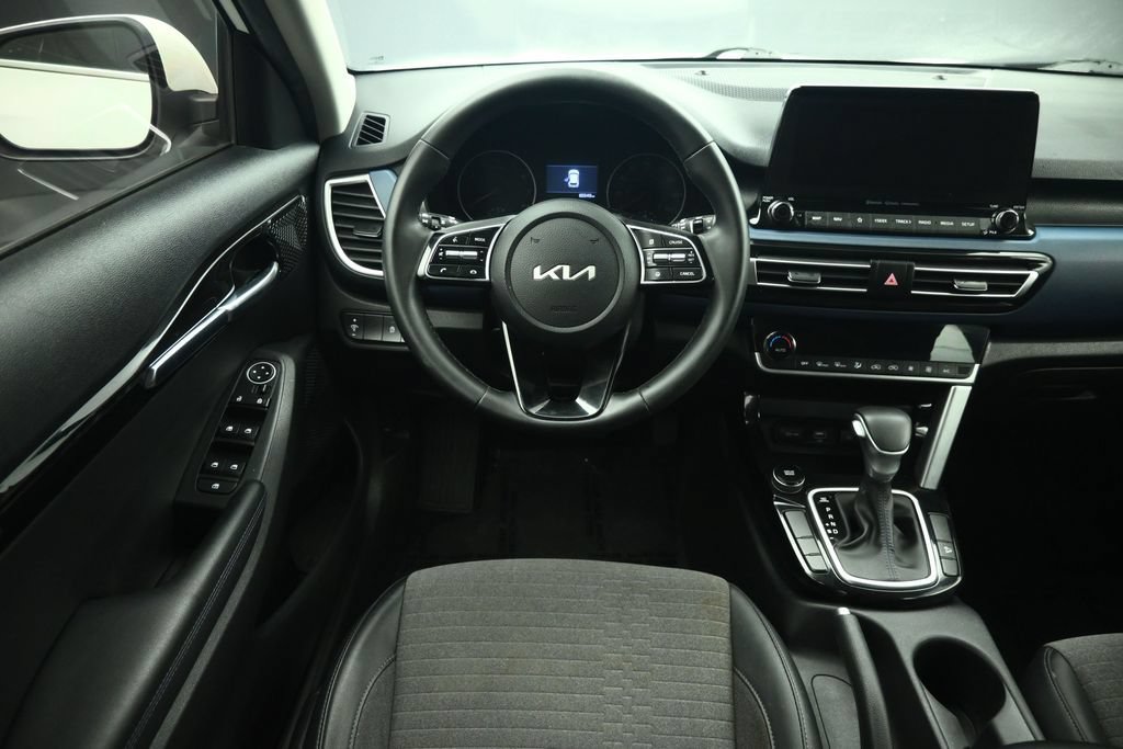 Certified 2022 Kia Seltos S FWD image 5